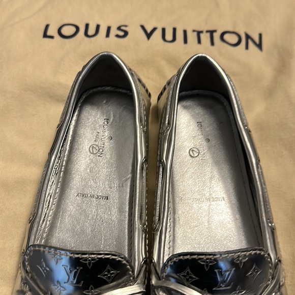 🔥💋🔥Louis Vuitton silver Loafers🔥🔥💋 - Picture 9 of 12